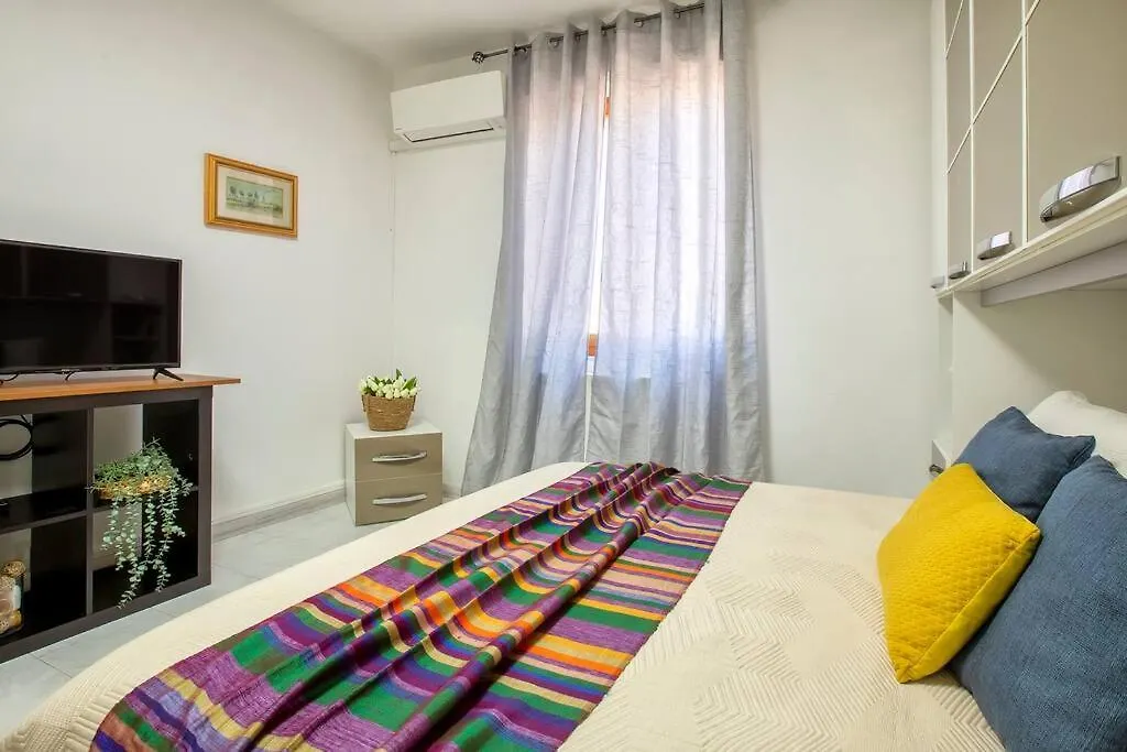 White Lilium Apartment Αλγκέρο 0*,  Ιταλία