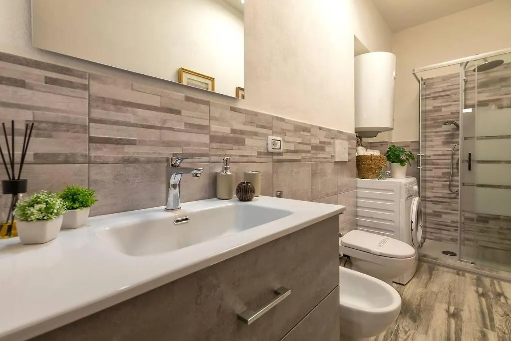 White Lilium Apartment Αλγκέρο 0*,