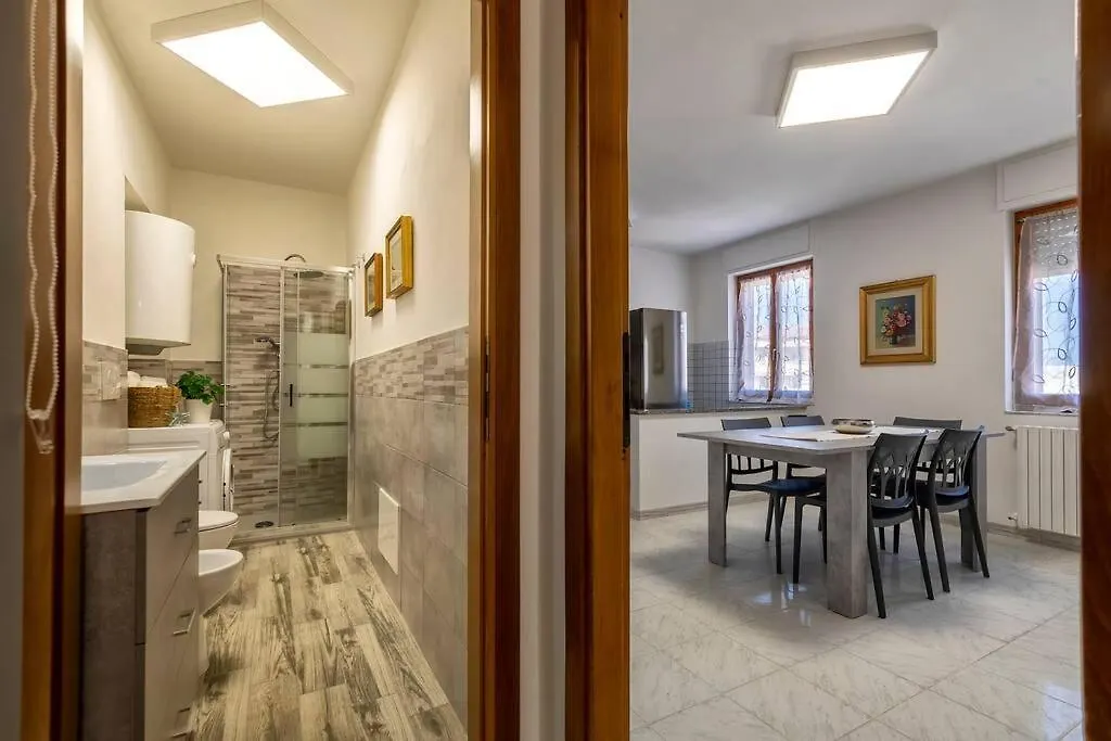 White Lilium Apartment 알게로