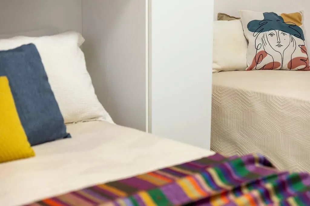 White Lilium Apartment 알게로